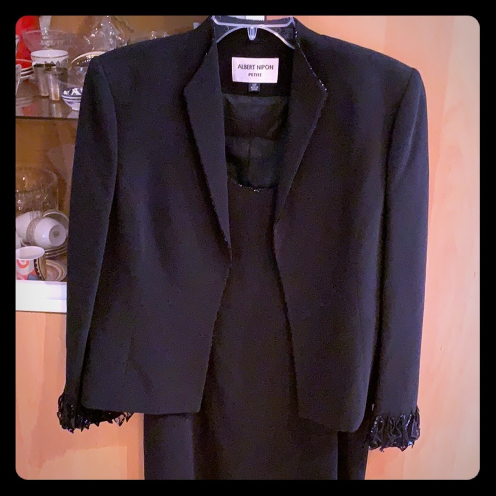 Black suite and dress combo! Amazing steak worn 1T